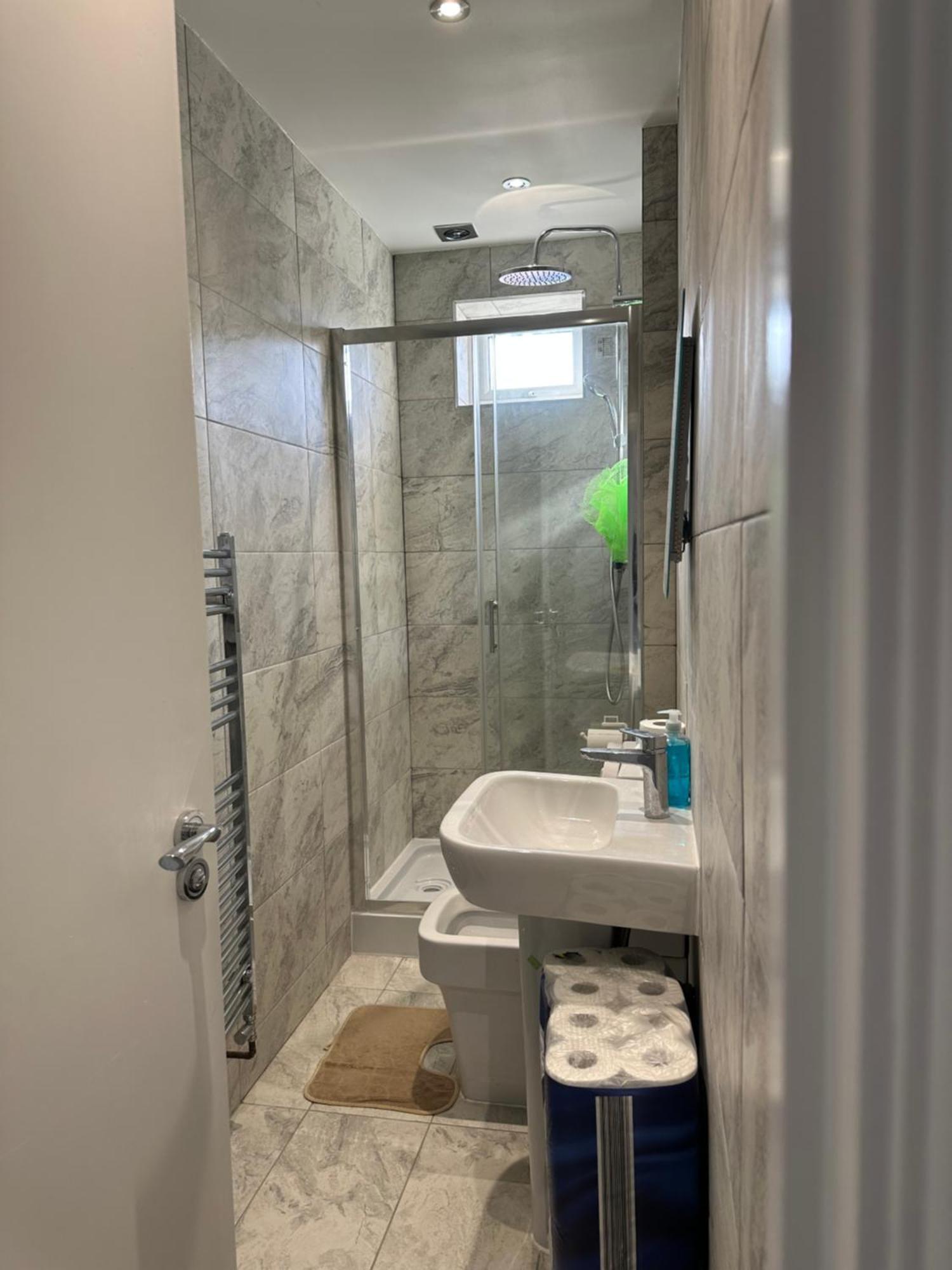 Luxury Ensuite Studio In Crayford Dartford Bexley London With Full Kitchen And Side Garden Alleyway Entrance Erith Exterior photo